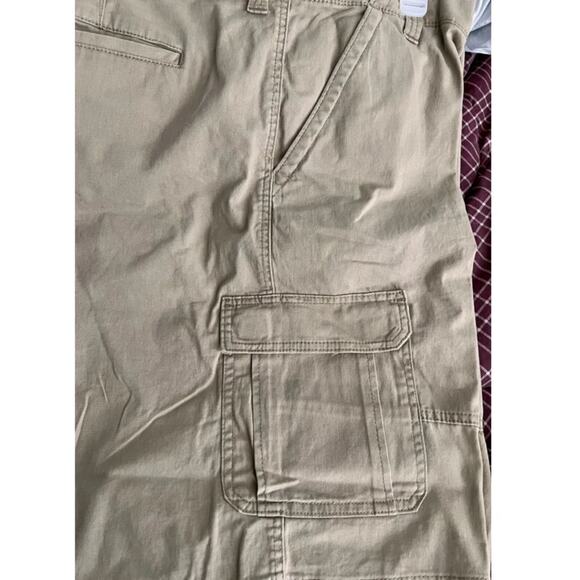 WRANGLER Five Star Premium Relaxed Fit Cargo Shorts, 48 Waist, New with Tag - Picture 6 of 10